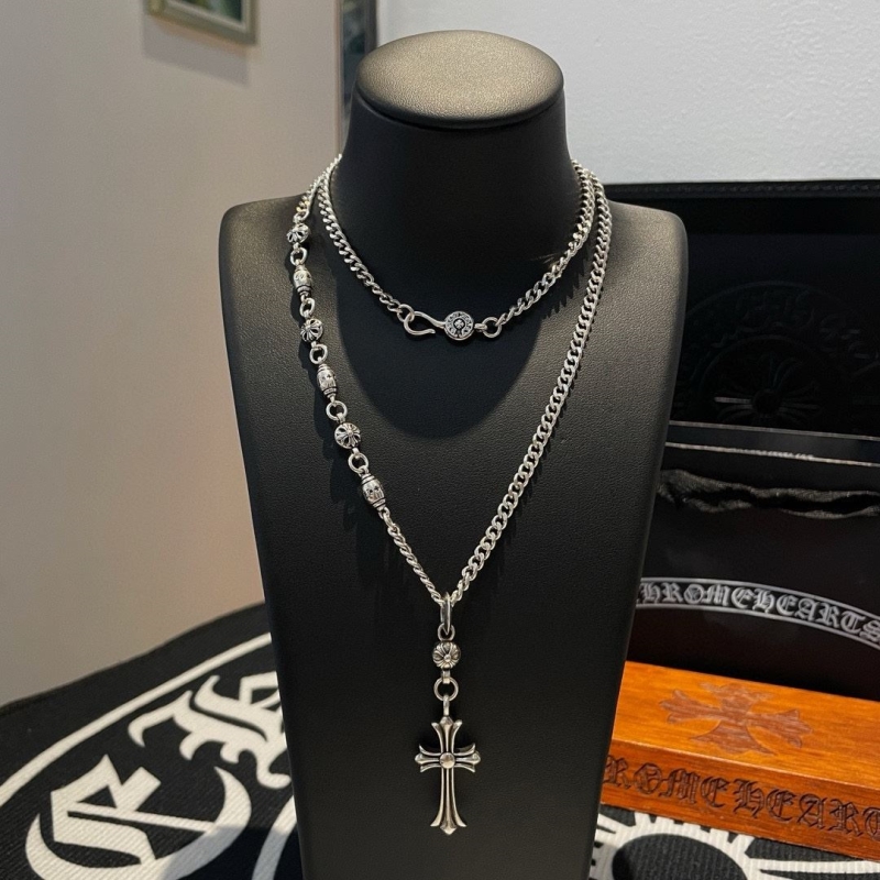 Ch*0me He**ts necklaces